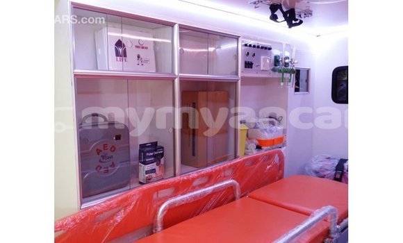 သွင်းကုန် Toyota Hiace White ကား Import - Dubai Ayeyarwady သွင်းကုန် Toyota Hiace White ကား Import - Dubai Ayeyarwady