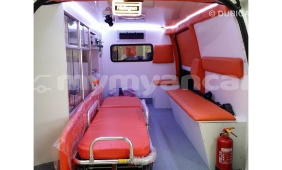 သွင်းကုန် Toyota Hiace White ကား Import - Dubai Ayeyarwady သွင်းကုန် Toyota Hiace White ကား Import - Dubai Ayeyarwady