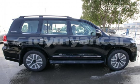 Buy Import Toyota Land Cruiser Black Car in Import - Dubai in Ayeyarwady Buy Import Toyota Land Cruiser Black Car in Import - Dubai in Ayeyarwady