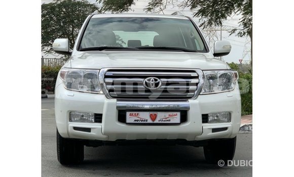 Buy Import Toyota Land Cruiser White Car in Import - Dubai in Ayeyarwady Buy Import Toyota Land Cruiser White Car in Import - Dubai in Ayeyarwady