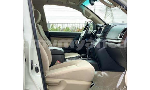 Buy Import Toyota Land Cruiser White Car in Import - Dubai in Ayeyarwady Buy Import Toyota Land Cruiser White Car in Import - Dubai in Ayeyarwady