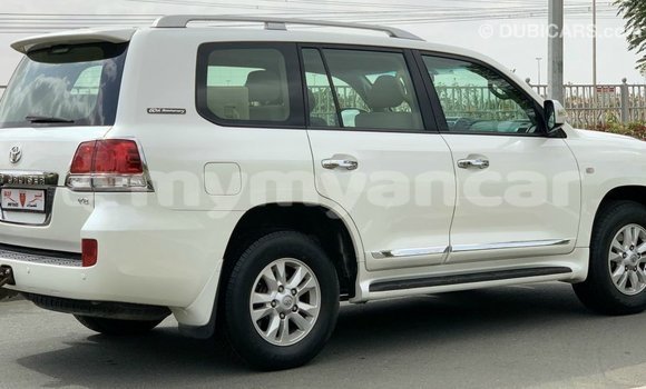 Buy Import Toyota Land Cruiser White Car in Import - Dubai in Ayeyarwady Buy Import Toyota Land Cruiser White Car in Import - Dubai in Ayeyarwady