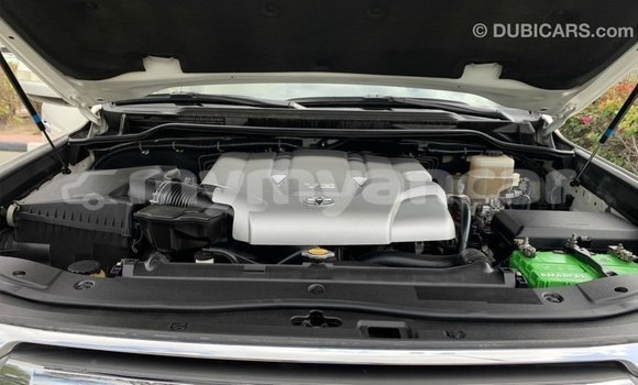 Buy Import Toyota Land Cruiser White Car in Import - Dubai in Ayeyarwady Buy Import Toyota Land Cruiser White Car in Import - Dubai in Ayeyarwady