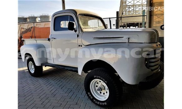 သွင်းကုန် Ford Club Wagon White ကား Import - Dubai Ayeyarwady သွင်းကုန် Ford Club Wagon White ကား Import - Dubai Ayeyarwady