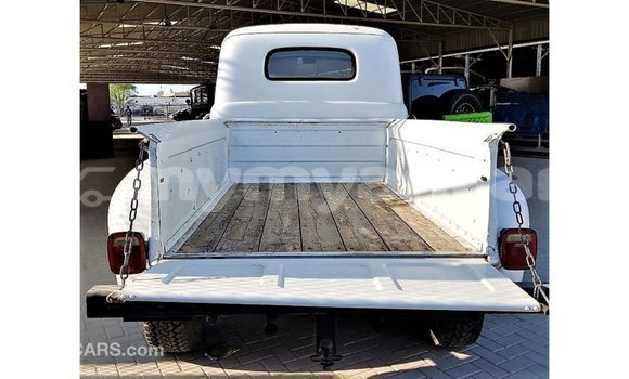 သွင်းကုန် Ford Club Wagon White ကား Import - Dubai Ayeyarwady သွင်းကုန် Ford Club Wagon White ကား Import - Dubai Ayeyarwady