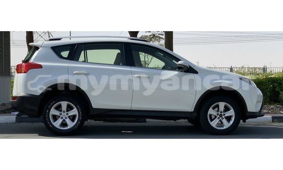 Buy Import Toyota 4Runner White Car in Import - Dubai in Ayeyarwady Buy Import Toyota 4Runner White Car in Import - Dubai in Ayeyarwady