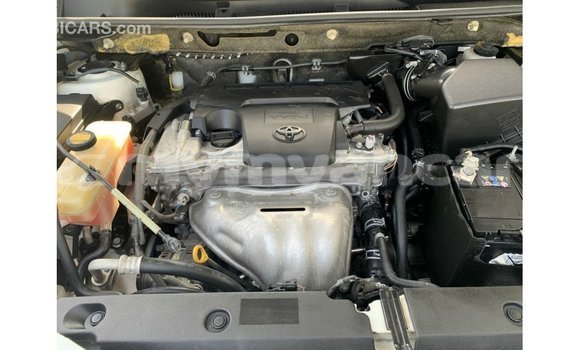 Buy Import Toyota 4Runner White Car in Import - Dubai in Ayeyarwady Buy Import Toyota 4Runner White Car in Import - Dubai in Ayeyarwady