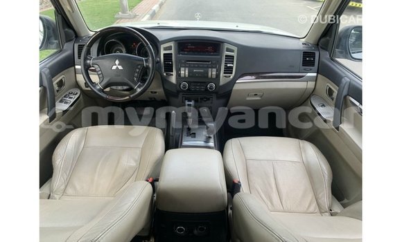 Acheter Import Voiture Mitsubishi Pajero Blanc à Import - Dubai, #<Region:0x000000000c5121b8> Acheter Import Voiture Mitsubishi Pajero Blanc à Import - Dubai, #<Region:0x000000000c5121b8>