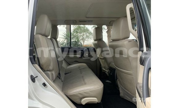 Acheter Import Voiture Mitsubishi Pajero Blanc à Import - Dubai, #<Region:0x000000000c5121b8> Acheter Import Voiture Mitsubishi Pajero Blanc à Import - Dubai, #<Region:0x000000000c5121b8>