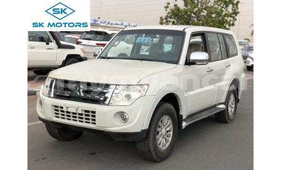 သွင်းကုန် Mitsubishi Pajero White ကား Import - Dubai Ayeyarwady သွင်းကုန် Mitsubishi Pajero White ကား Import - Dubai Ayeyarwady