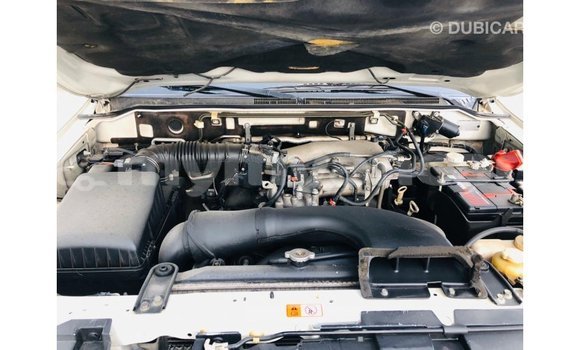 သွင်းကုန် Mitsubishi Pajero White ကား Import - Dubai Ayeyarwady သွင်းကုန် Mitsubishi Pajero White ကား Import - Dubai Ayeyarwady