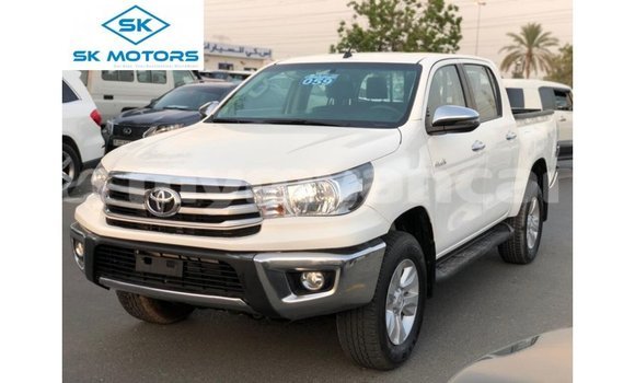 သွင်းကုန် Toyota Hilux White ကား Import - Dubai Ayeyarwady သွင်းကုန် Toyota Hilux White ကား Import - Dubai Ayeyarwady