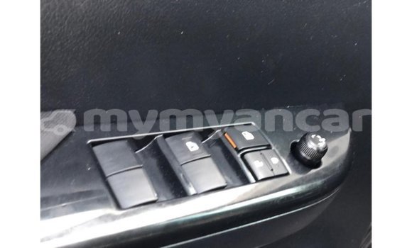 သွင်းကုန် Toyota Hilux White ကား Import - Dubai Ayeyarwady သွင်းကုန် Toyota Hilux White ကား Import - Dubai Ayeyarwady