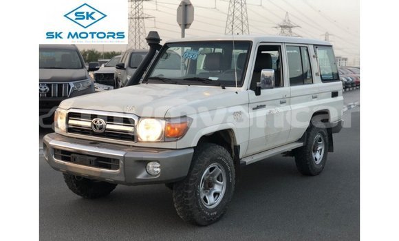 Buy Import Toyota Land Cruiser White Car in Import - Dubai in Ayeyarwady