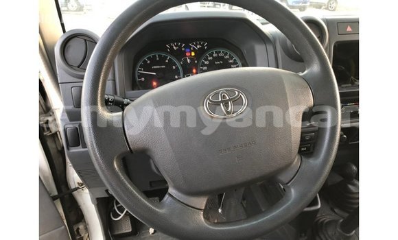 Buy Import Toyota Land Cruiser White Car in Import - Dubai in Ayeyarwady Buy Import Toyota Land Cruiser White Car in Import - Dubai in Ayeyarwady