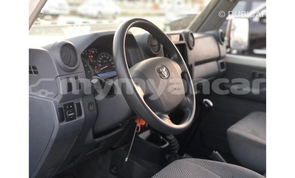Buy Import Toyota Land Cruiser White Car in Import - Dubai in Ayeyarwady Buy Import Toyota Land Cruiser White Car in Import - Dubai in Ayeyarwady