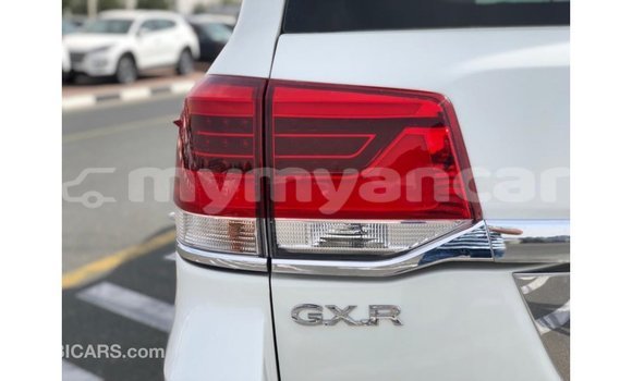 သွင်းကုန် Toyota Land Cruiser White ကား Import - Dubai Ayeyarwady သွင်းကုန် Toyota Land Cruiser White ကား Import - Dubai Ayeyarwady