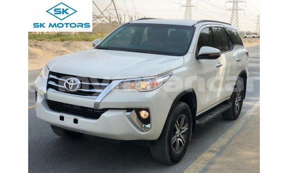 Acheter Import Voiture Toyota Fortuner Blanc à Import - Dubai, #<Region:0x000000000c5121b8>