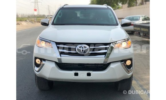 သွင်းကုန် Toyota Fortuner White ကား Import - Dubai Ayeyarwady သွင်းကုန် Toyota Fortuner White ကား Import - Dubai Ayeyarwady