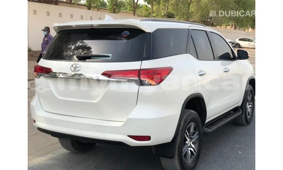 သွင်းကုန် Toyota Fortuner White ကား Import - Dubai Ayeyarwady သွင်းကုန် Toyota Fortuner White ကား Import - Dubai Ayeyarwady