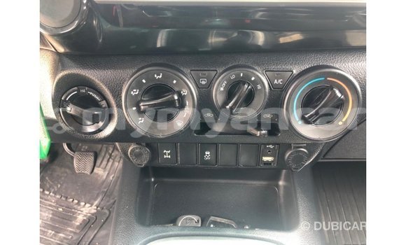 သွင်းကုန် Toyota Hilux White ကား Import - Dubai Ayeyarwady သွင်းကုန် Toyota Hilux White ကား Import - Dubai Ayeyarwady