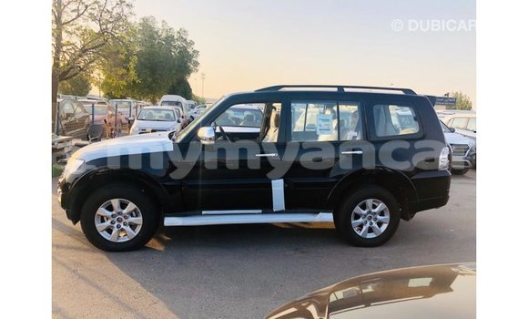 သွင်းကုန် Mitsubishi Pajero Black ကား Import - Dubai Ayeyarwady သွင်းကုန် Mitsubishi Pajero Black ကား Import - Dubai Ayeyarwady
