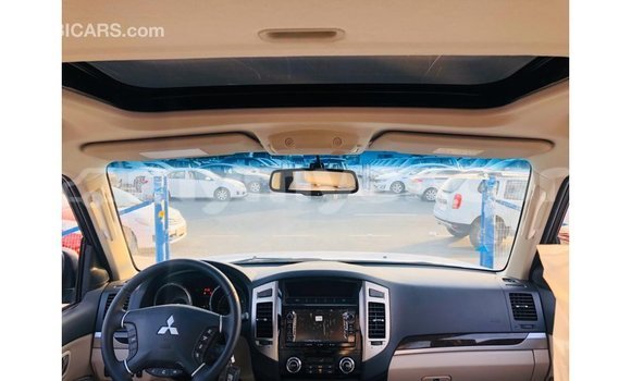 သွင်းကုန် Mitsubishi Pajero Black ကား Import - Dubai Ayeyarwady သွင်းကုန် Mitsubishi Pajero Black ကား Import - Dubai Ayeyarwady