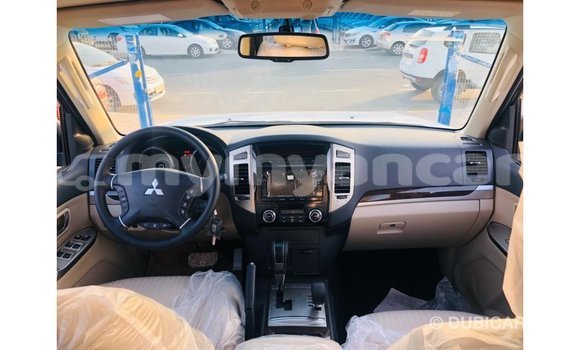 သွင်းကုန် Mitsubishi Pajero Black ကား Import - Dubai Ayeyarwady သွင်းကုန် Mitsubishi Pajero Black ကား Import - Dubai Ayeyarwady