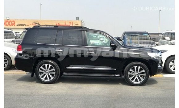 သွင်းကုန် Toyota Land Cruiser Black ကား Import - Dubai Ayeyarwady သွင်းကုန် Toyota Land Cruiser Black ကား Import - Dubai Ayeyarwady