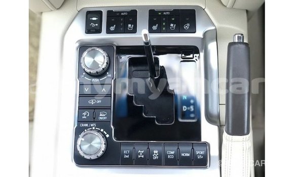 သွင်းကုန် Toyota Land Cruiser Black ကား Import - Dubai Ayeyarwady သွင်းကုန် Toyota Land Cruiser Black ကား Import - Dubai Ayeyarwady