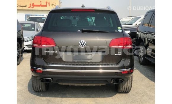 သွင်းကုန် Volkswagen Touareg Brown ကား Import - Dubai Ayeyarwady သွင်းကုန် Volkswagen Touareg Brown ကား Import - Dubai Ayeyarwady