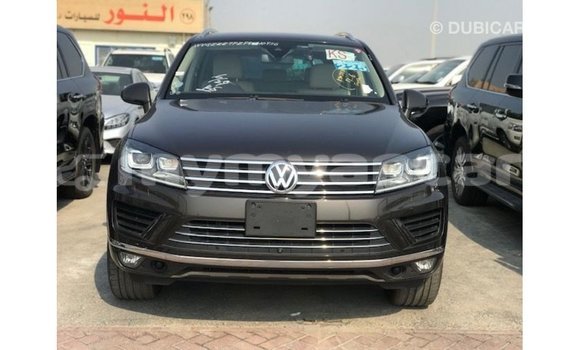 သွင်းကုန် Volkswagen Touareg Brown ကား Import - Dubai Ayeyarwady သွင်းကုန် Volkswagen Touareg Brown ကား Import - Dubai Ayeyarwady