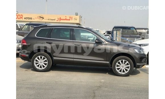 သွင်းကုန် Volkswagen Touareg Brown ကား Import - Dubai Ayeyarwady သွင်းကုန် Volkswagen Touareg Brown ကား Import - Dubai Ayeyarwady