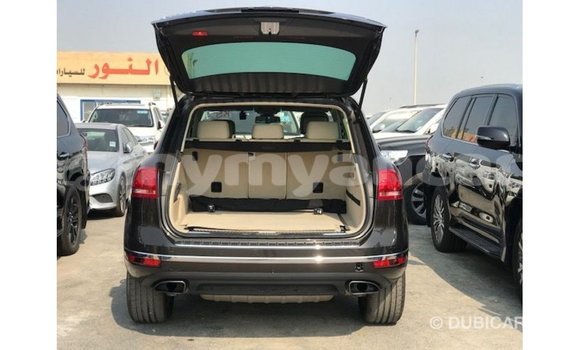 သွင်းကုန် Volkswagen Touareg Brown ကား Import - Dubai Ayeyarwady သွင်းကုန် Volkswagen Touareg Brown ကား Import - Dubai Ayeyarwady