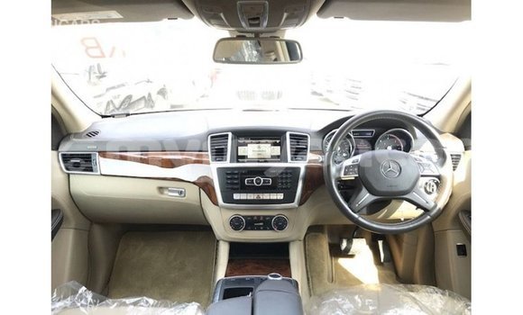 Buy Import Mercedes-Benz 190 (W201) White Car in Import - Dubai in Ayeyarwady Buy Import Mercedes-Benz 190 (W201) White Car in Import - Dubai in Ayeyarwady