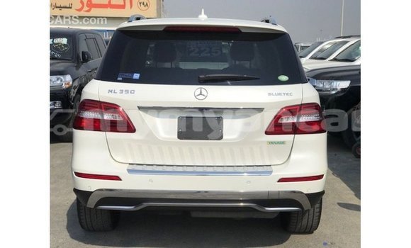 Buy Import Mercedes-Benz 190 (W201) White Car in Import - Dubai in Ayeyarwady Buy Import Mercedes-Benz 190 (W201) White Car in Import - Dubai in Ayeyarwady