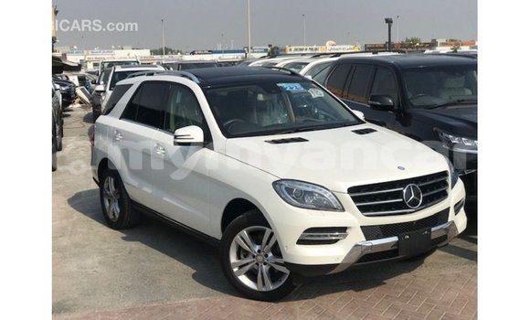 Buy Import Mercedes-Benz 190 (W201) White Car in Import - Dubai in Ayeyarwady Buy Import Mercedes-Benz 190 (W201) White Car in Import - Dubai in Ayeyarwady