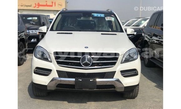 Buy Import Mercedes-Benz 190 (W201) White Car in Import - Dubai in Ayeyarwady Buy Import Mercedes-Benz 190 (W201) White Car in Import - Dubai in Ayeyarwady