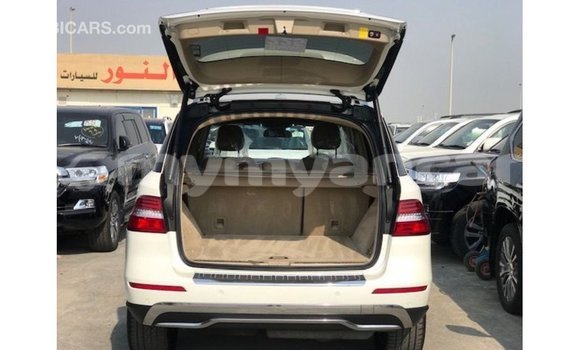 Buy Import Mercedes-Benz 190 (W201) White Car in Import - Dubai in Ayeyarwady Buy Import Mercedes-Benz 190 (W201) White Car in Import - Dubai in Ayeyarwady