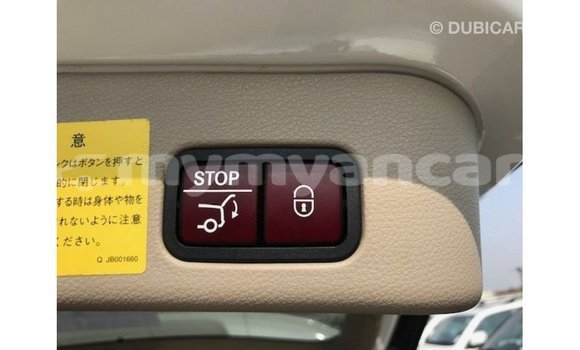 Buy Import Mercedes-Benz 190 (W201) White Car in Import - Dubai in Ayeyarwady Buy Import Mercedes-Benz 190 (W201) White Car in Import - Dubai in Ayeyarwady