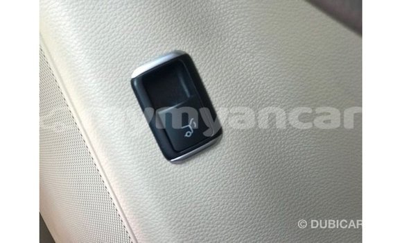 Buy Import Mercedes-Benz 190 (W201) White Car in Import - Dubai in Ayeyarwady Buy Import Mercedes-Benz 190 (W201) White Car in Import - Dubai in Ayeyarwady