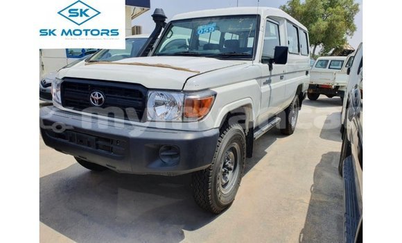 Acheter Import Voiture Toyota Land Cruiser Blanc à Import - Dubai, #<Region:0x000000000c5121b8> Acheter Import Voiture Toyota Land Cruiser Blanc à Import - Dubai, #<Region:0x000000000c5121b8>