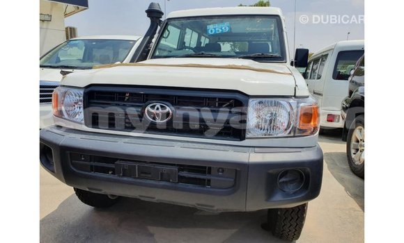 Acheter Import Voiture Toyota Land Cruiser Blanc à Import - Dubai, #<Region:0x000000000c5121b8> Acheter Import Voiture Toyota Land Cruiser Blanc à Import - Dubai, #<Region:0x000000000c5121b8>