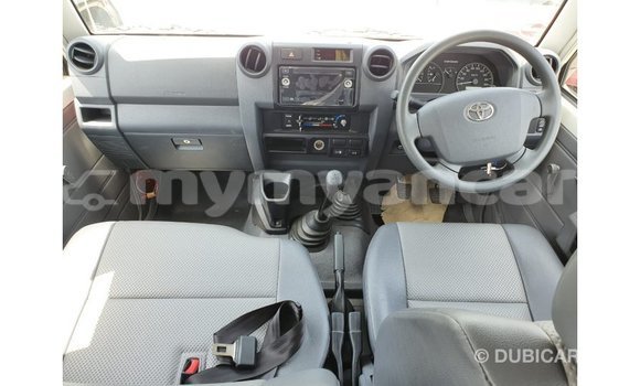 Acheter Import Voiture Toyota Land Cruiser Blanc à Import - Dubai, #<Region:0x000000000c5121b8> Acheter Import Voiture Toyota Land Cruiser Blanc à Import - Dubai, #<Region:0x000000000c5121b8>