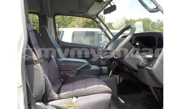 Buy Import Toyota Hiace White Car in Import - Dubai in Ayeyarwady Buy Import Toyota Hiace White Car in Import - Dubai in Ayeyarwady