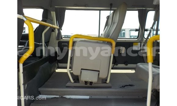 Buy Import Toyota Hiace White Car in Import - Dubai in Ayeyarwady Buy Import Toyota Hiace White Car in Import - Dubai in Ayeyarwady