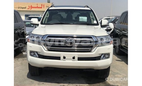 သွင်းကုန် Toyota Land Cruiser White ကား Import - Dubai Ayeyarwady သွင်းကုန် Toyota Land Cruiser White ကား Import - Dubai Ayeyarwady