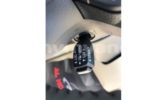 သွင်းကုန် Toyota Land Cruiser White ကား Import - Dubai Ayeyarwady သွင်းကုန် Toyota Land Cruiser White ကား Import - Dubai Ayeyarwady