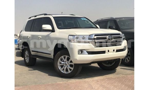 Acheter Import Voiture Toyota Land Cruiser Blanc à Import - Dubai, #<Region:0x000000000c5121b8> Acheter Import Voiture Toyota Land Cruiser Blanc à Import - Dubai, #<Region:0x000000000c5121b8>