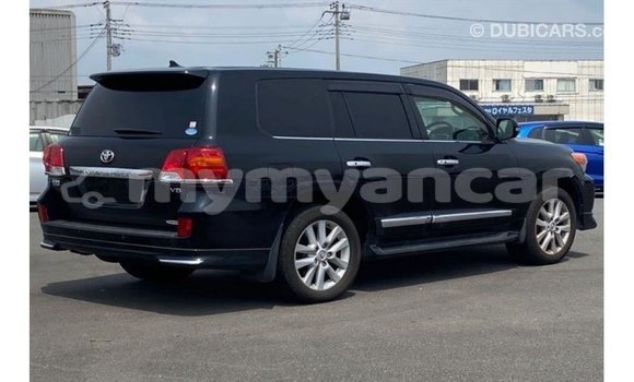 သွင်းကုန် Toyota Land Cruiser Black ကား Import - Dubai Ayeyarwady သွင်းကုန် Toyota Land Cruiser Black ကား Import - Dubai Ayeyarwady